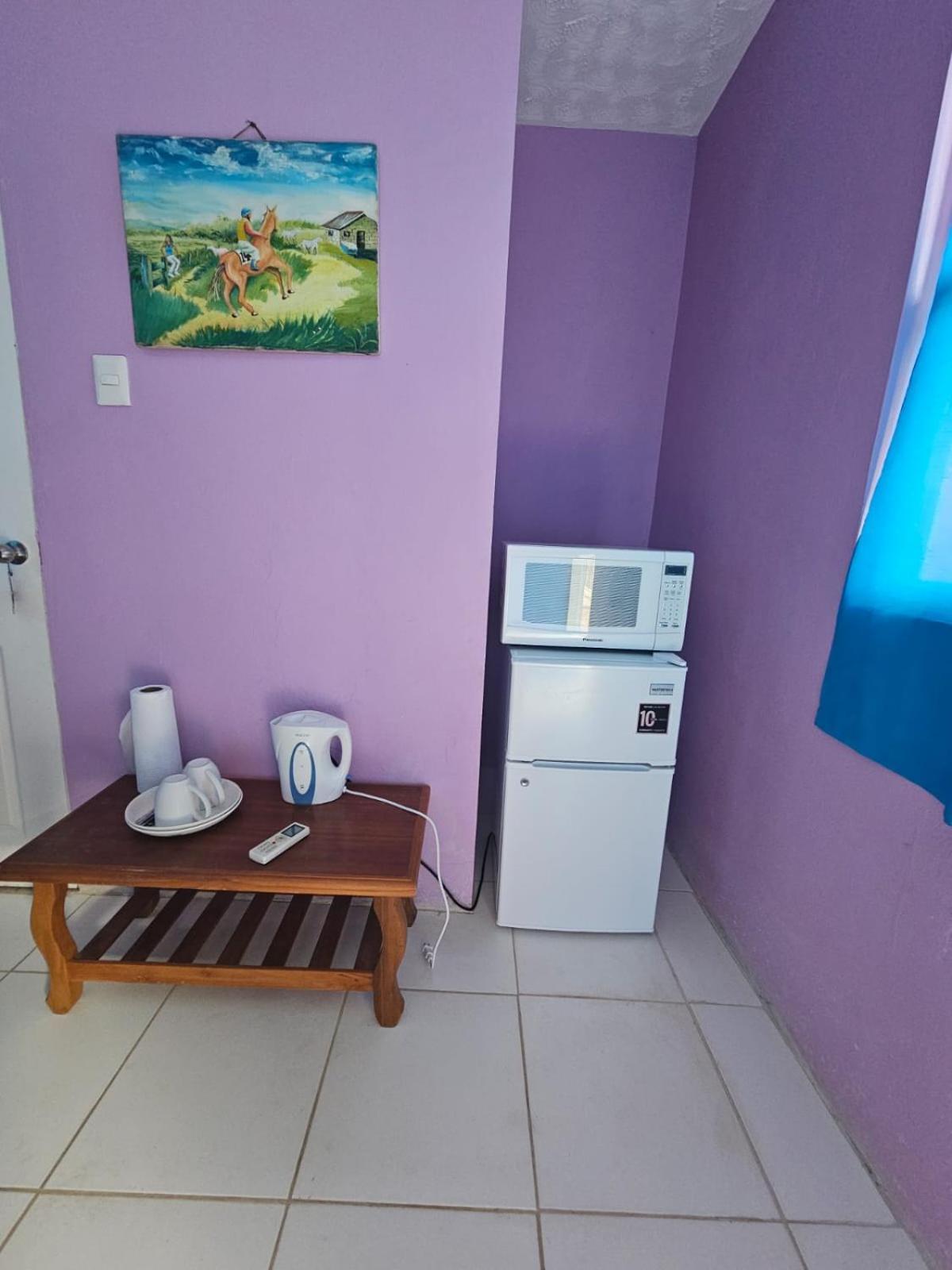 Fish Tobago Guesthouse Or Joy And Brandon Guesthouse Buccoo Quarto foto