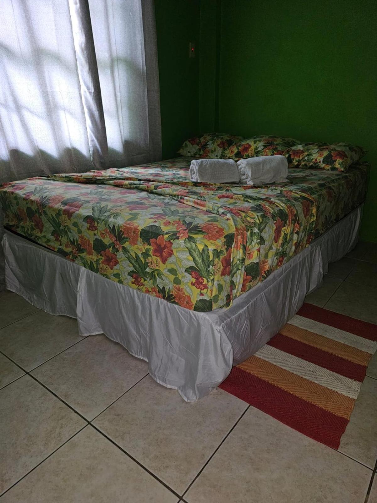Fish Tobago Guesthouse Or Joy And Brandon Guesthouse Buccoo Quarto foto